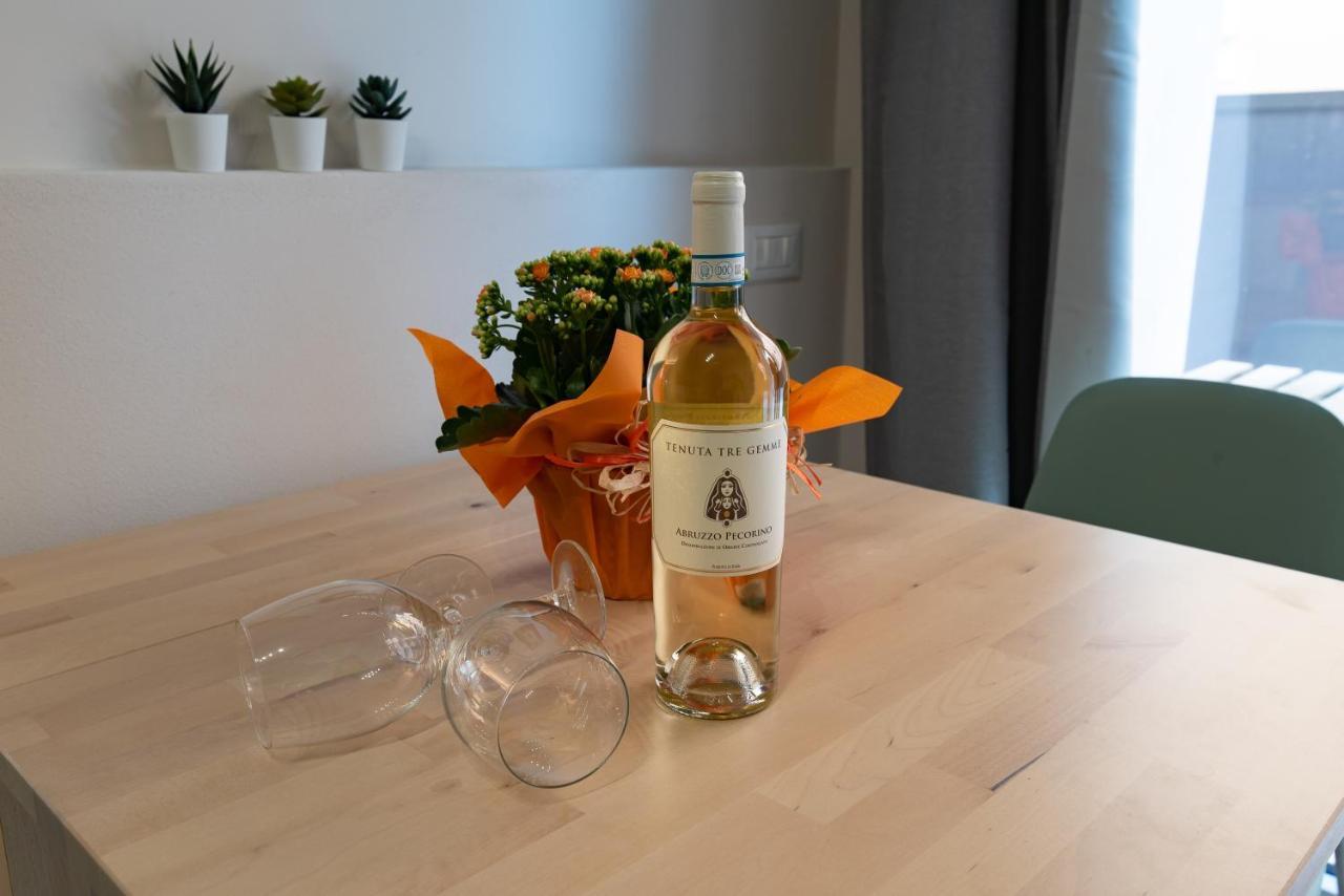Tenuta Tre Gemme A Mare - Suite Salvia เปสการา ภายนอก รูปภาพ
